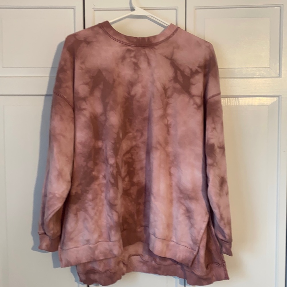 American Eagle crew neck